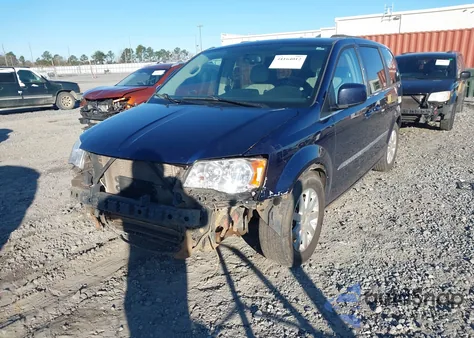 2015 Chrysler Town & Country Touring z USA, uszkodzony, nr VIN 2C4RC1BG5FR596512